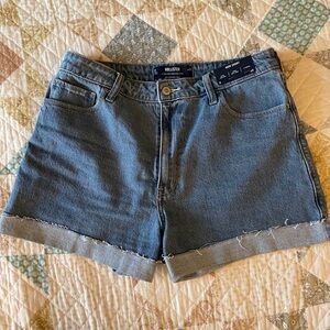NWT Women’s Hollister Mom Shorts size 12